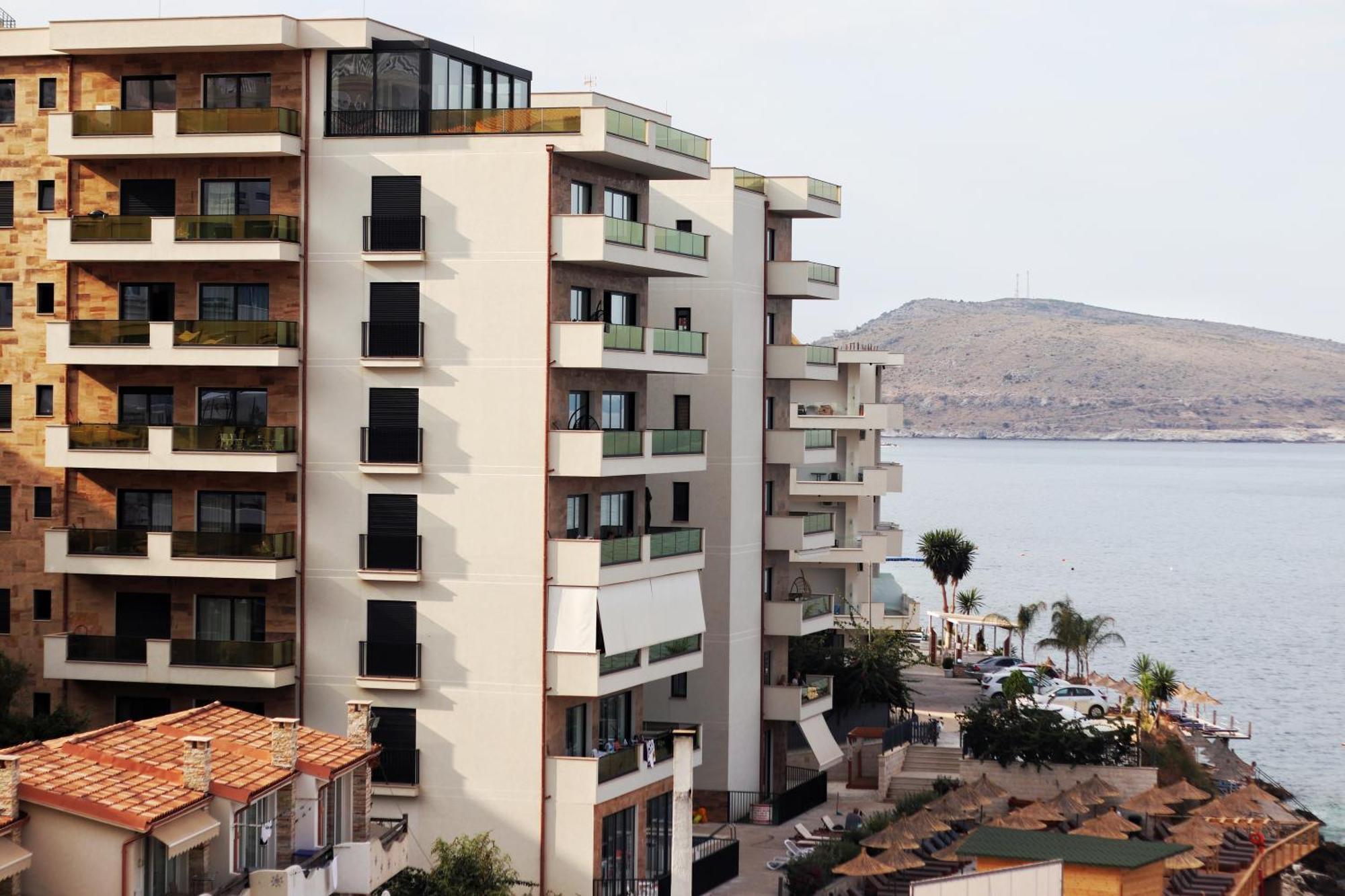 Golden Beach Suites Саранде Екстериор снимка