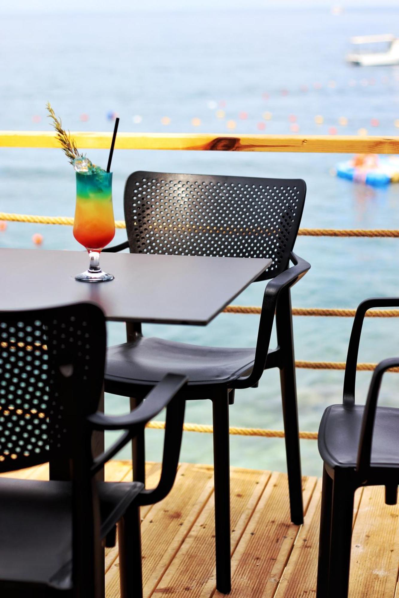 Golden Beach Suites Саранде Екстериор снимка
