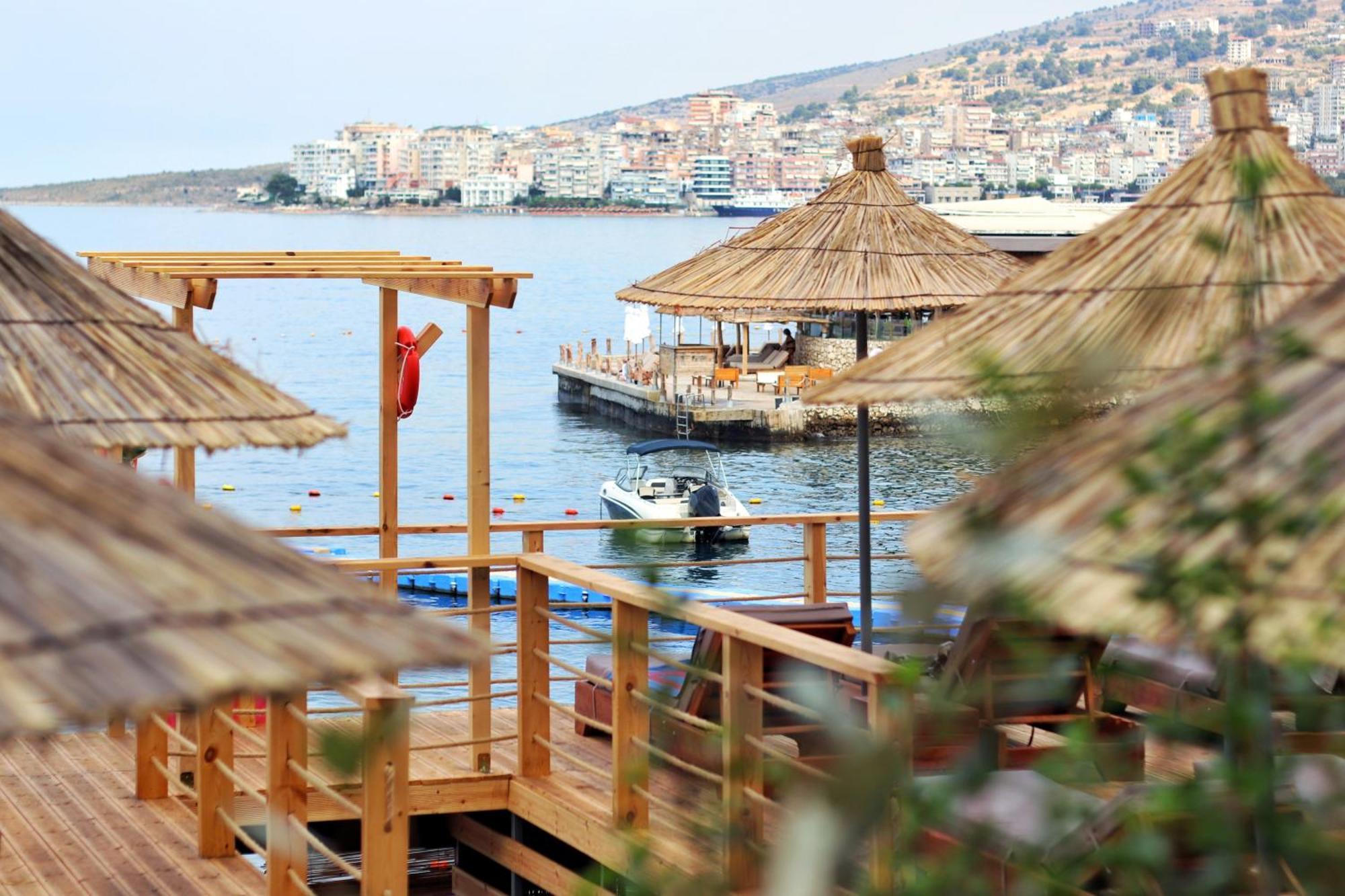Golden Beach Suites Саранде Екстериор снимка
