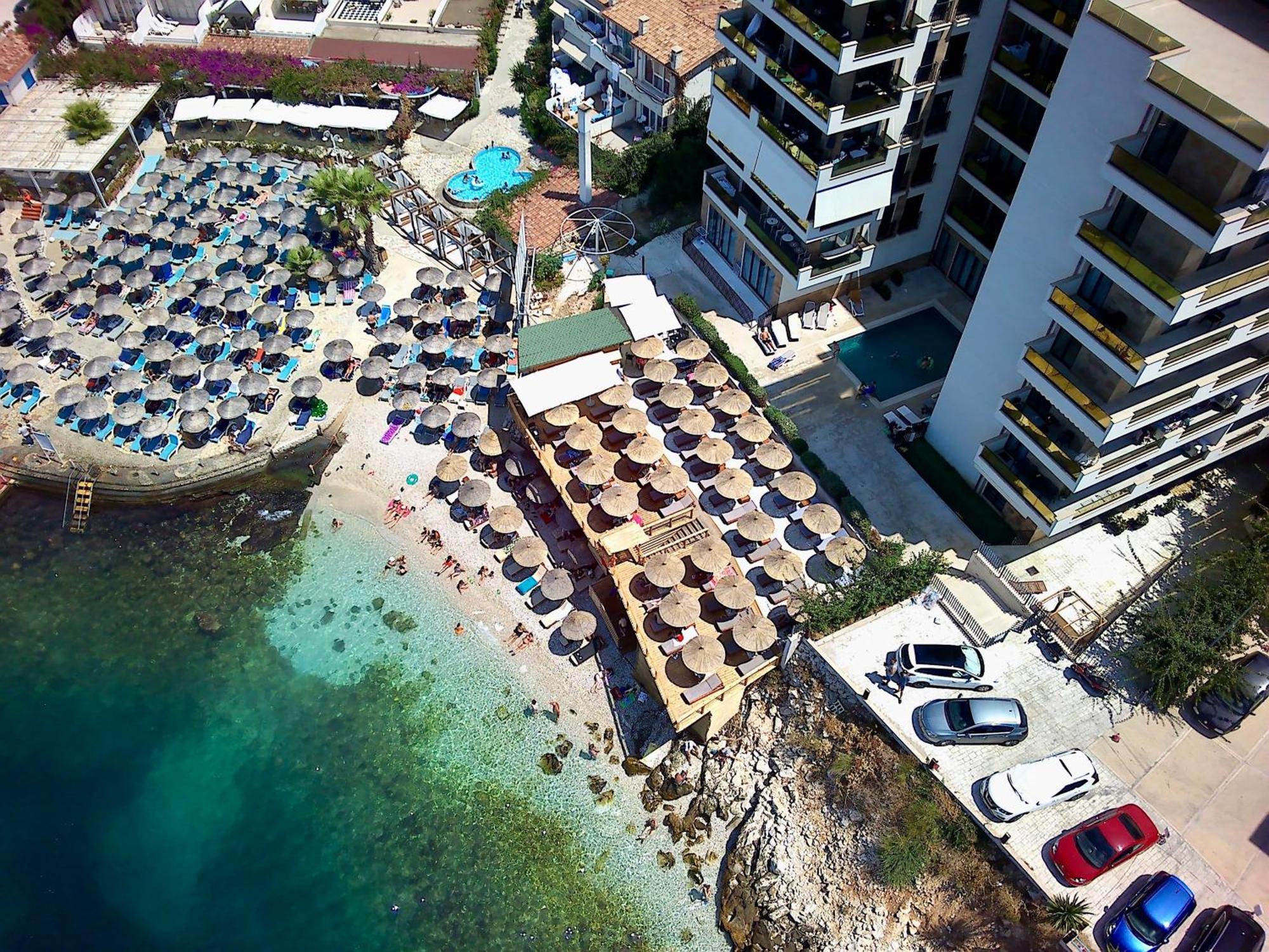 Golden Beach Suites Саранде Екстериор снимка